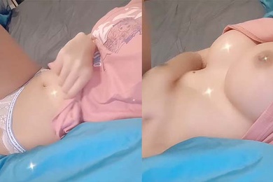寂寞的女孩在家里自摸鲍鱼还露奶真是极品