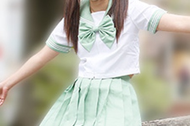 制服时代～JK素人妹子用嘴服侍我～夏野亚希